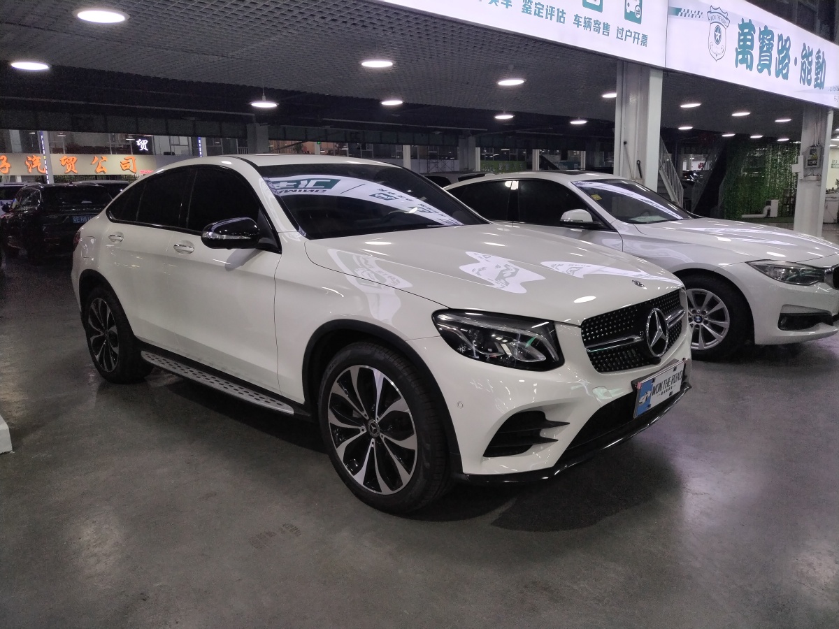 奔馳 奔馳GLC  2022款 改款 GLC 260 4MATIC 轎跑SUV圖片