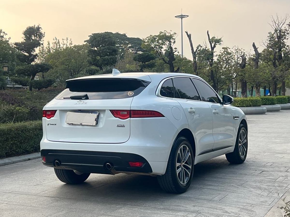 2018年1月捷豹 F-PACE  2018款 2.0T 四驅(qū)都市尊享版