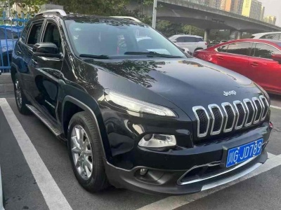 2017年7月 Jeep 自由光 2.4L 優(yōu)越版圖片