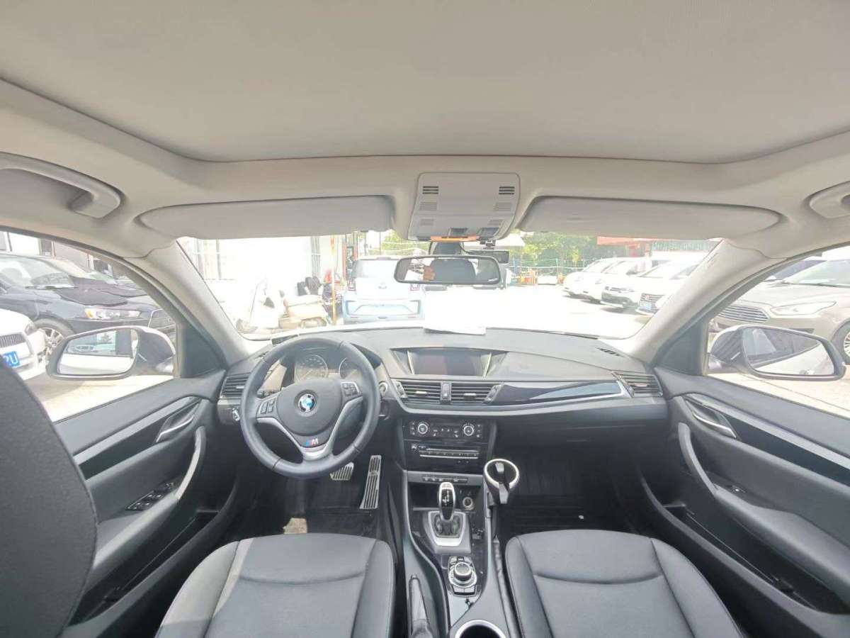 寶馬 寶馬X1  2014款 sDrive18i 領(lǐng)先型圖片