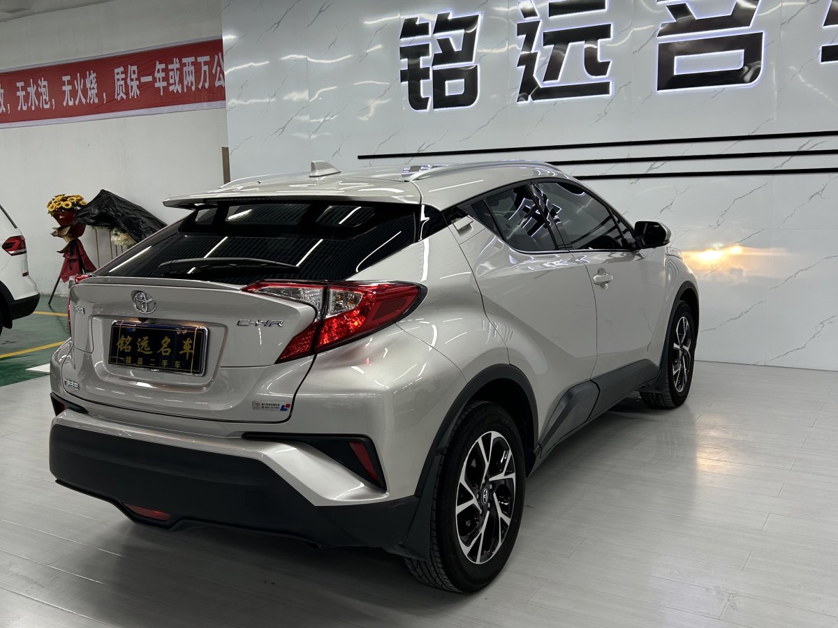 2020年6月豐田 C-HR  2020款 2.0L 領(lǐng)先版