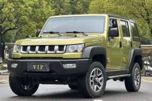 BJ40 北京 40L 2.0T 手動(dòng)四驅(qū)尊貴版