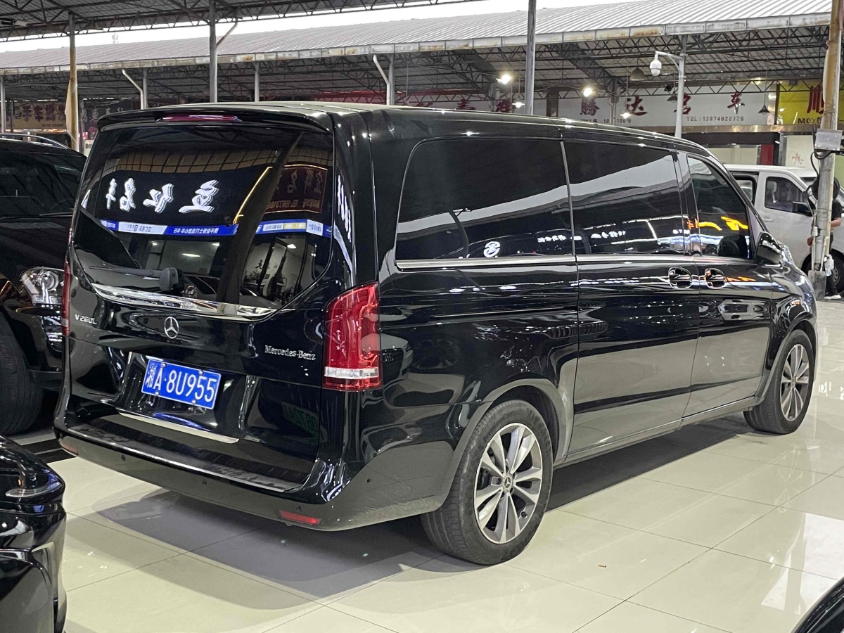 奔馳 V級  2022款 V 260 領(lǐng)航版圖片