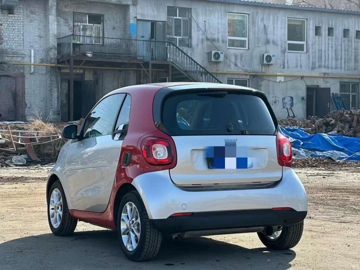 smart forfour  2017款 0.9T 66千瓦摯愛特別版圖片