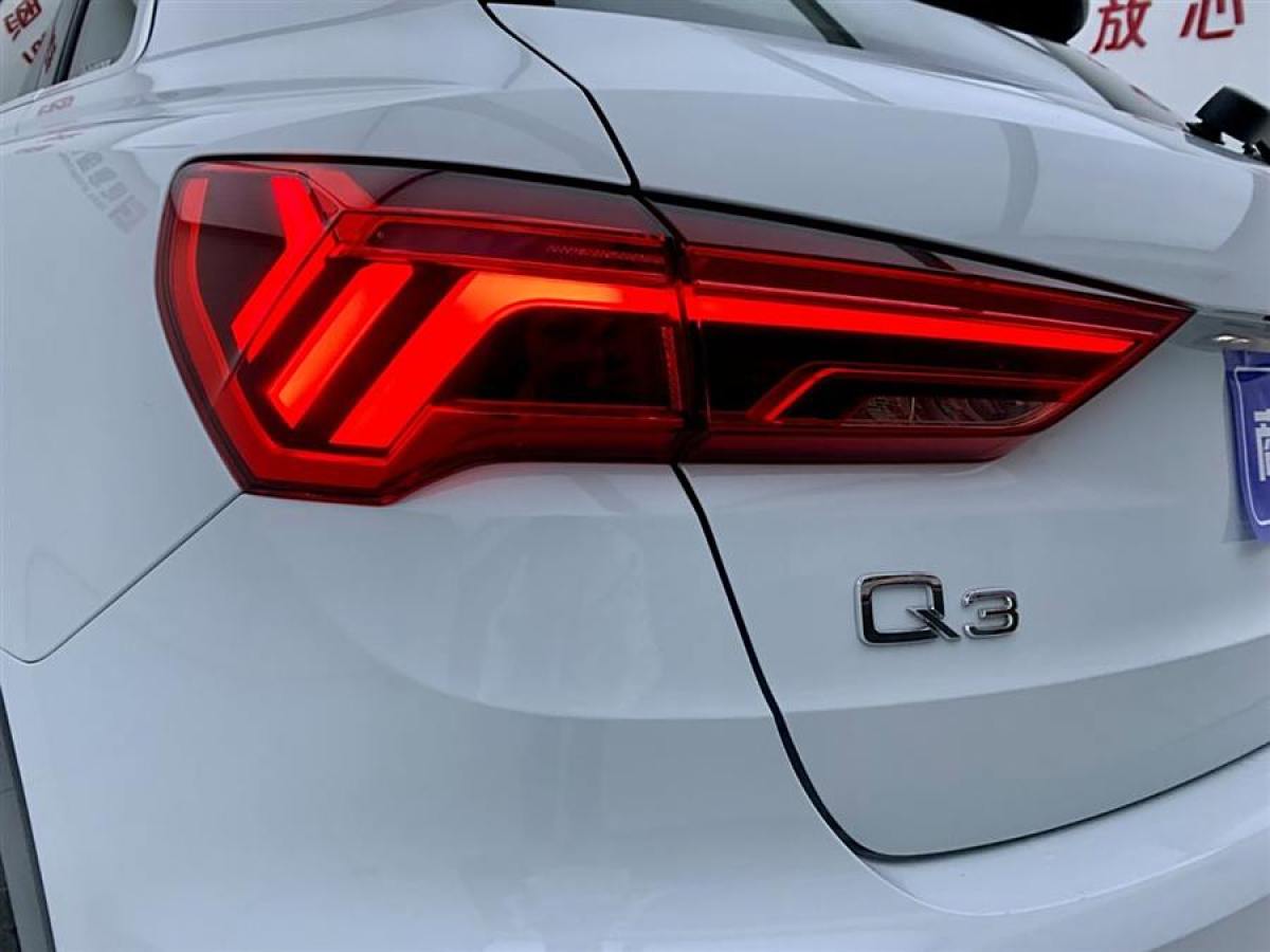 奧迪 奧迪Q3  2019款  35 TFSI 進(jìn)取致雅型圖片