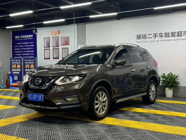 日产 奇骏  2021款 2.0L CVT 2WD XL Premium尊享纪念版