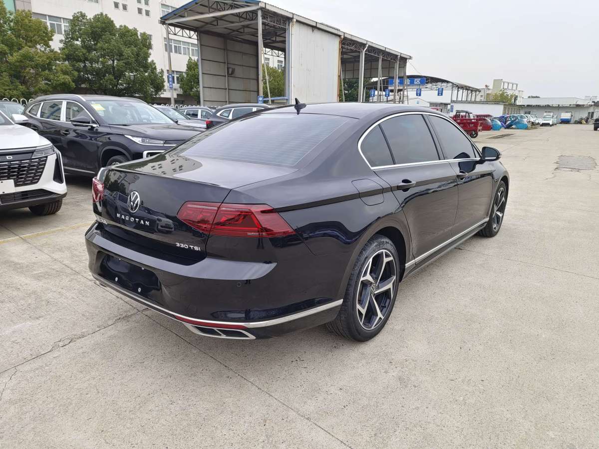 大眾 邁騰  2023款 200萬輛紀(jì)念版 330TSI DSG領(lǐng)先型圖片