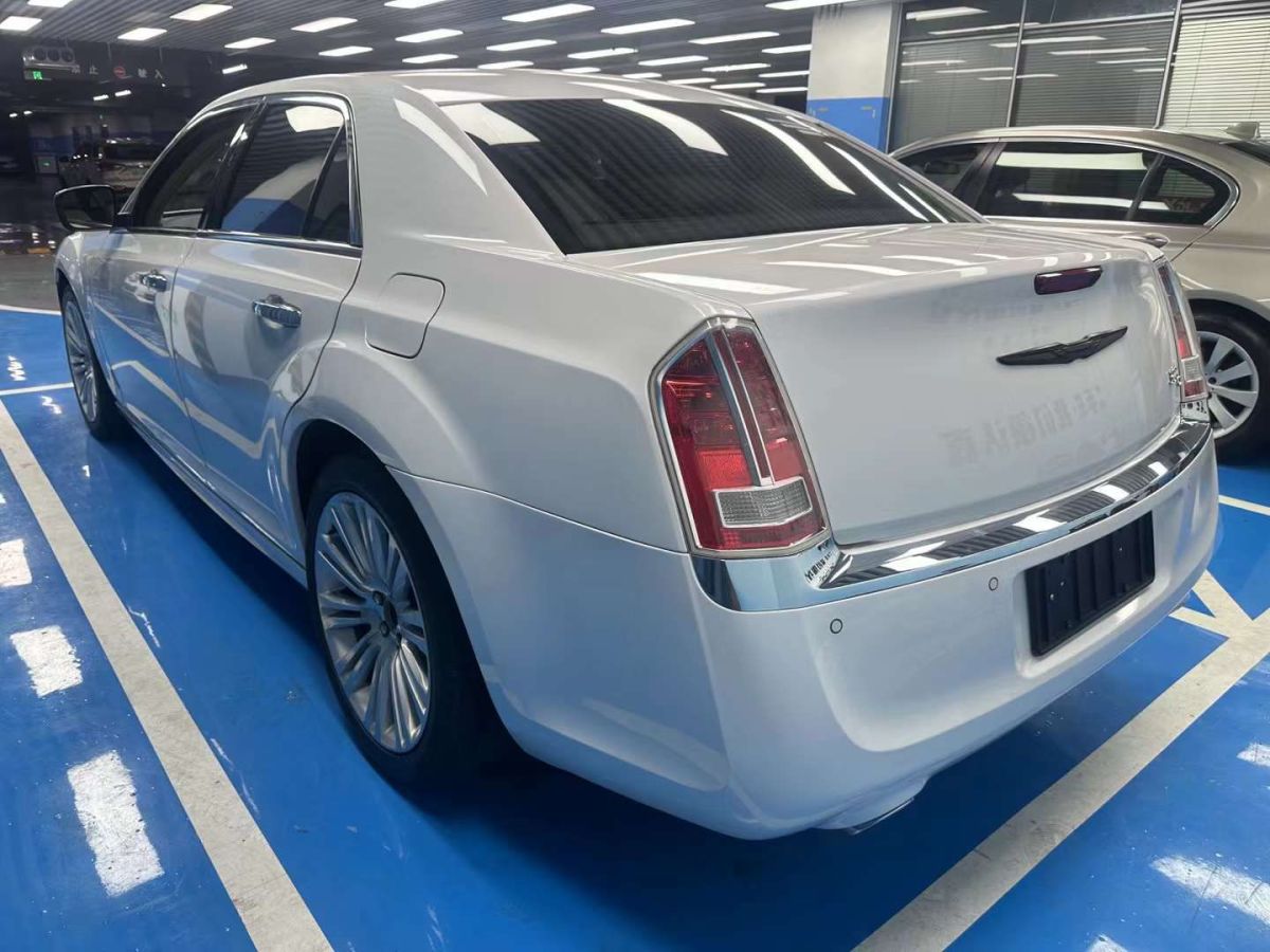 克萊斯勒 300C  2014款 3.0L 卓越版圖片