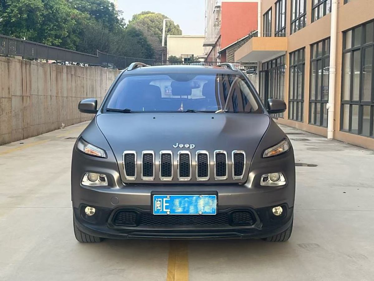 Jeep 自由光  2016款 2.4L 領(lǐng)先版圖片