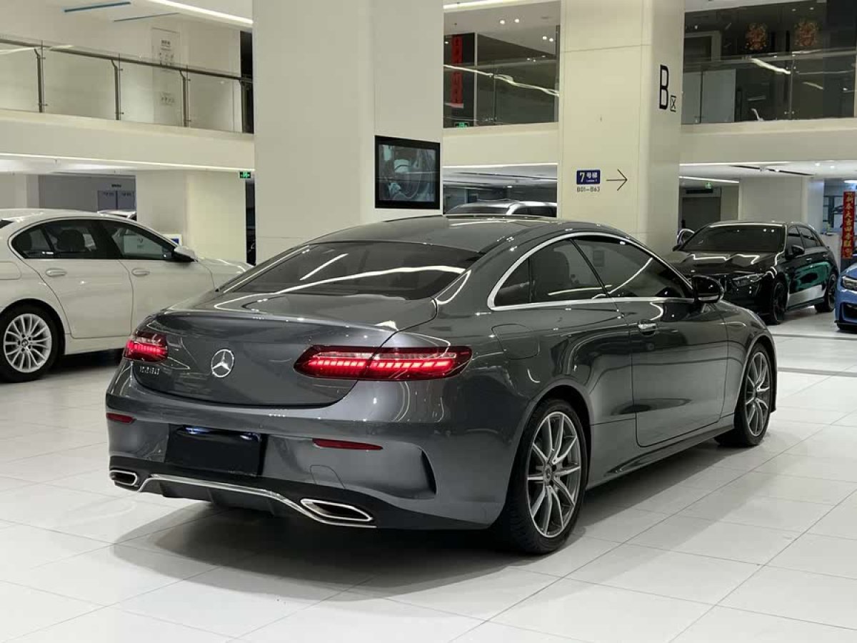 奔馳 奔馳E級(jí)  2023款 改款 E 260 轎跑車(chē)圖片