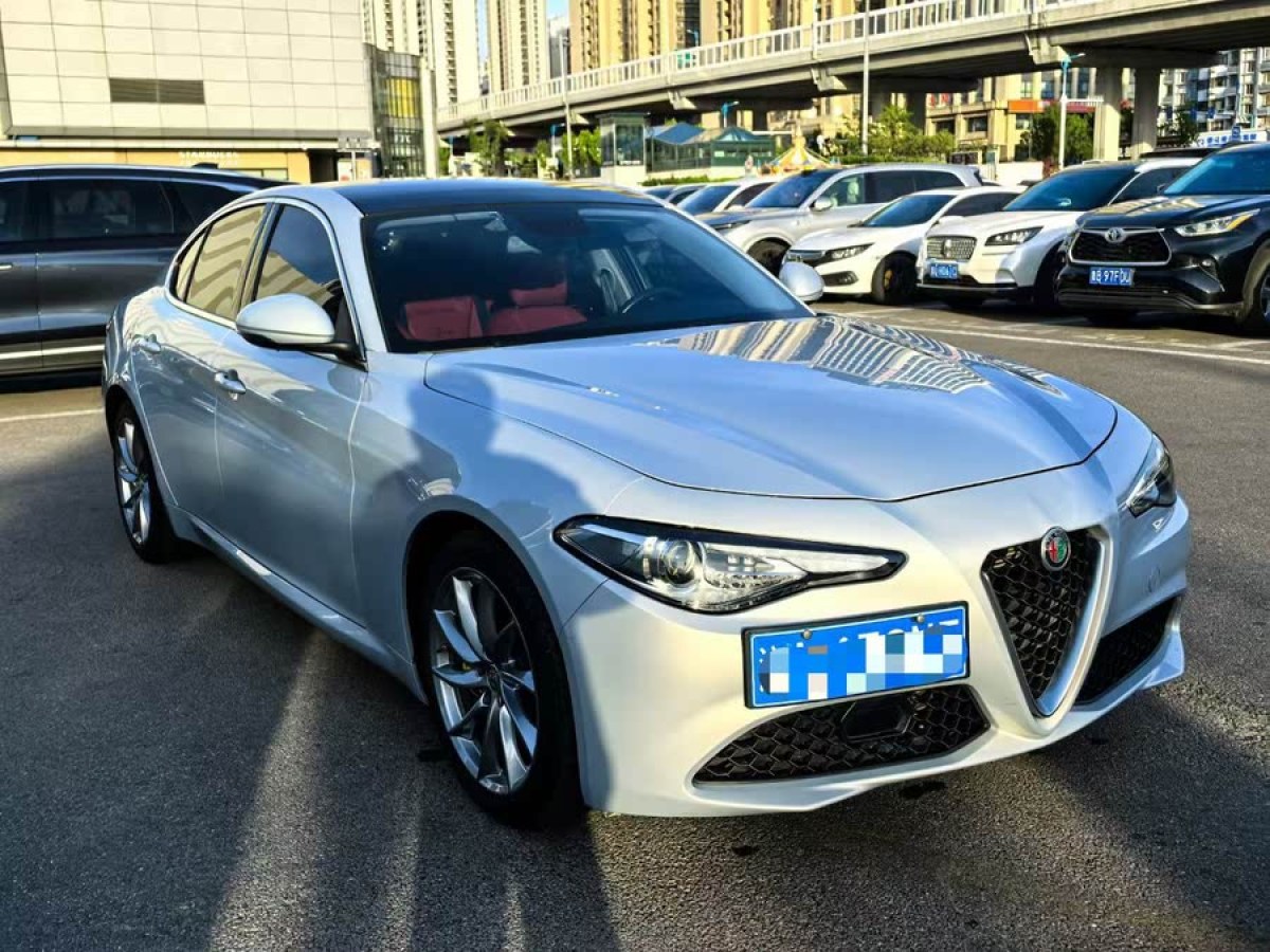 阿爾法·羅密歐 Giulia  2021款 2.0T 280HP 豪華版圖片