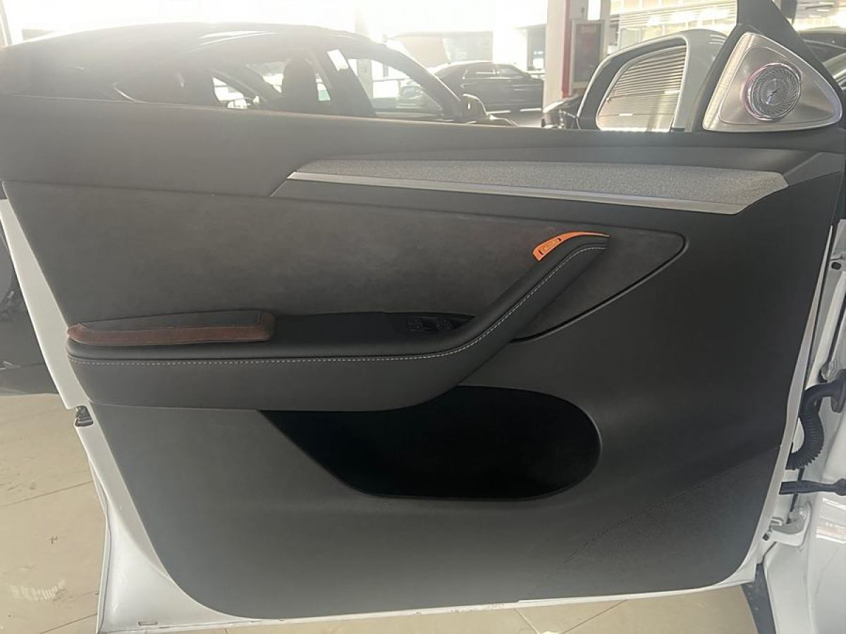 特斯拉 Model Y  2020款 改款 長(zhǎng)續(xù)航后輪驅(qū)動(dòng)版圖片