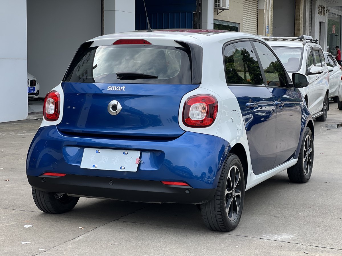 2019年1月smart forfour  2016款 1.0L 52千瓦激情版