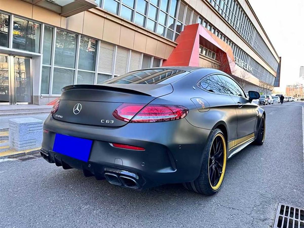 奔馳 奔馳C級AMG  2021款 AMG C 63 轎跑車 暗夜特別版圖片