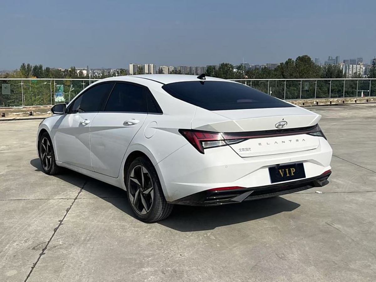 現(xiàn)代 伊蘭特  2022款 1.5L CVT LUX尊貴版圖片