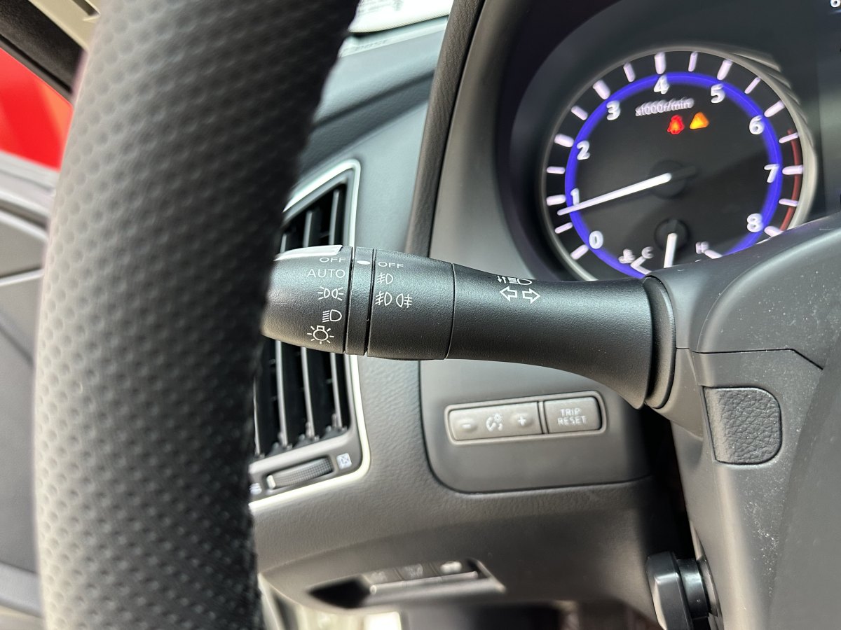 2016年9月英菲尼迪 Q50  2014款 2.0T 豪華版