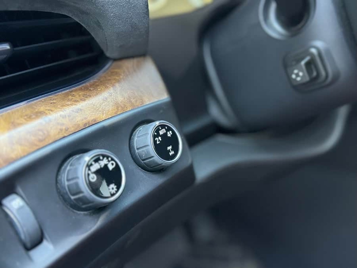 凱迪拉克 凱雷德ESCALADE  2017款 6.2L ESV鉑金版加長型圖片