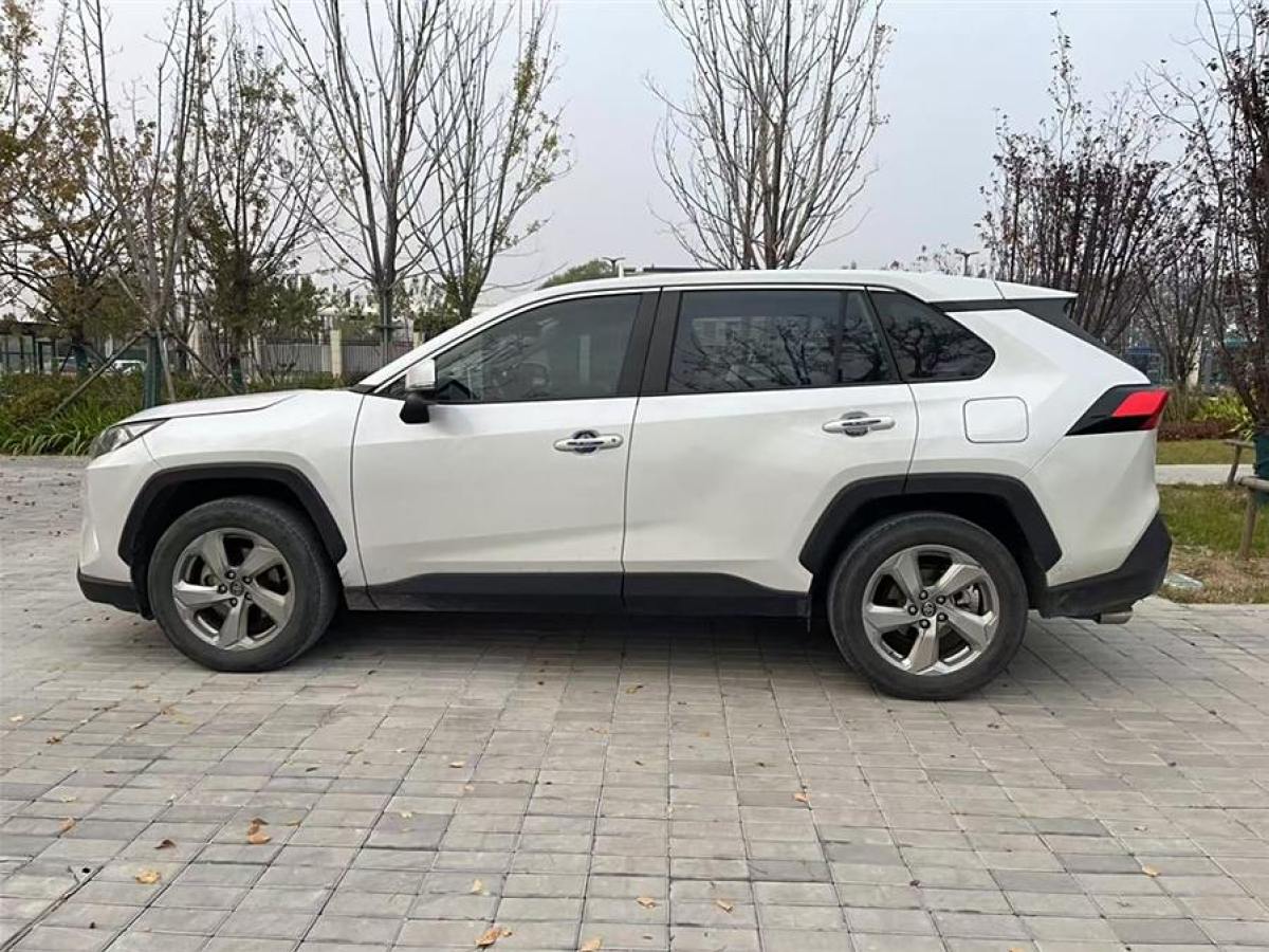 豐田 RAV4榮放  2022款 2.0L CVT兩驅(qū)風(fēng)尚Plus版圖片