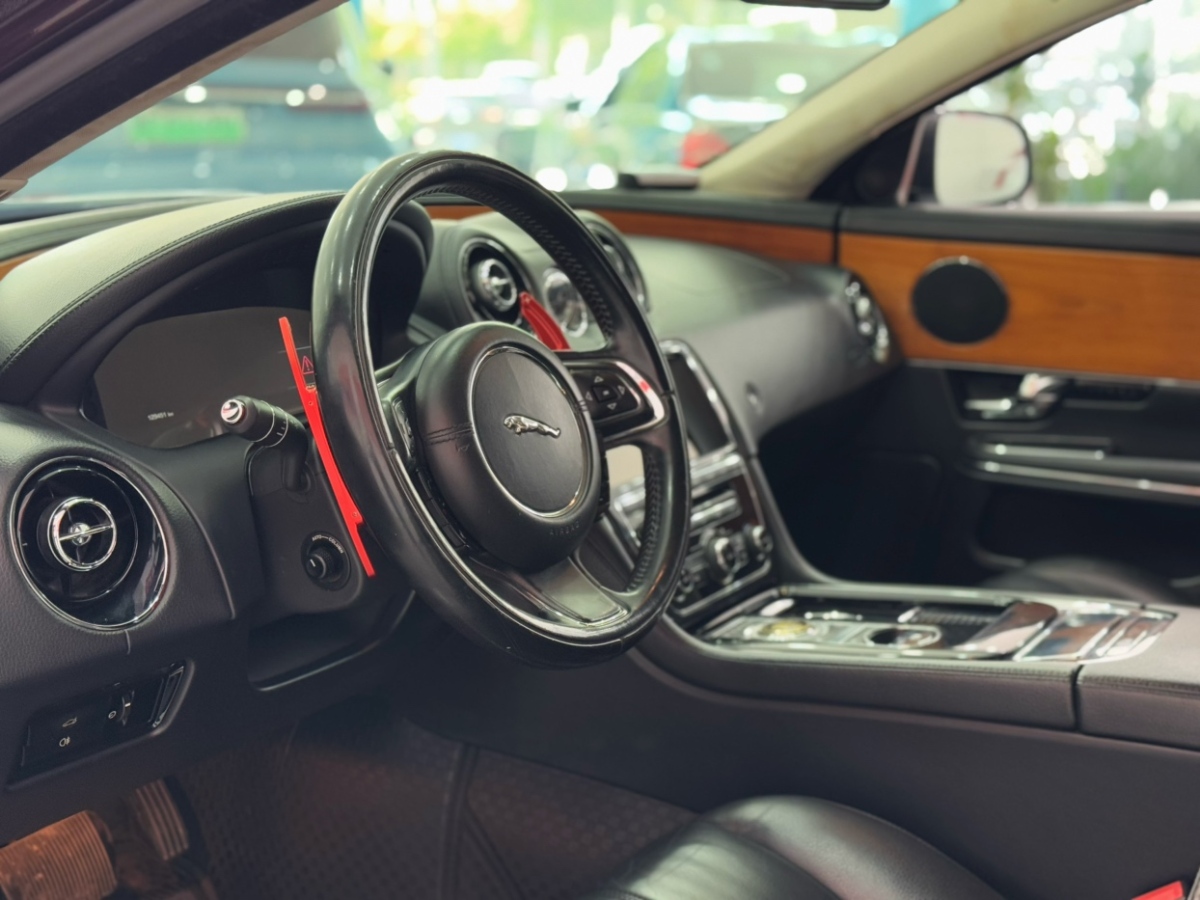 捷豹 XJ  2013款 XJL 2.0T 全景商務(wù)版圖片