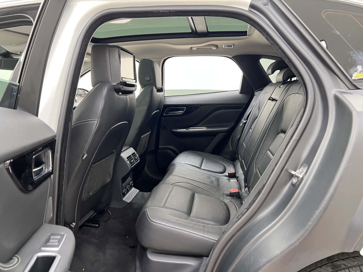 2017年3月捷豹 F-PACE  2016款 2.0T 兩驅(qū)R-Sport運(yùn)動(dòng)版