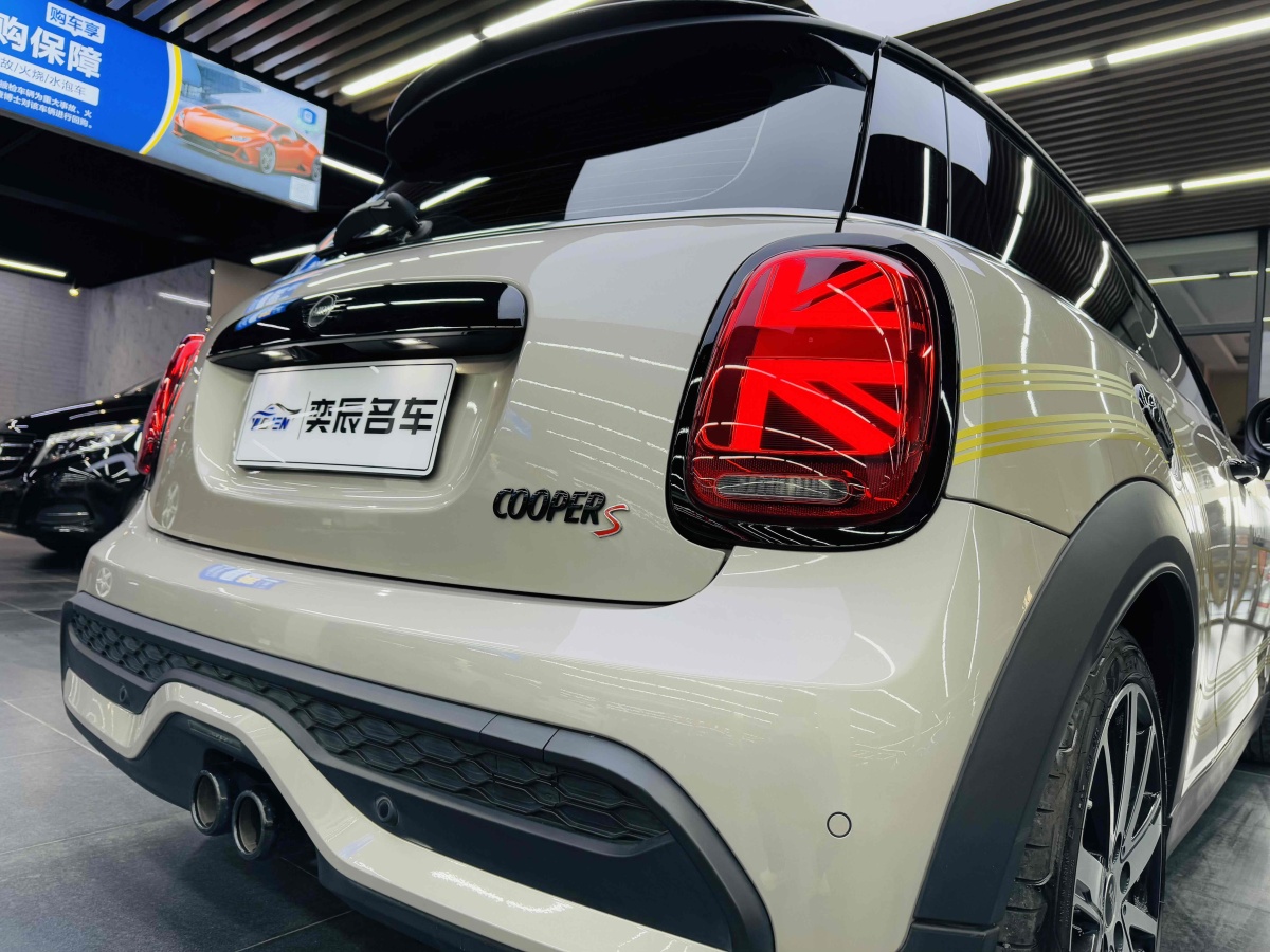 MINI MINI  2022款 改款 2.0T COOPER S 經(jīng)典派圖片