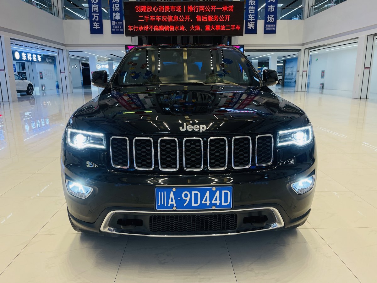 2019年6月Jeep 大切诺基  2017款 3.0L 精英导航版