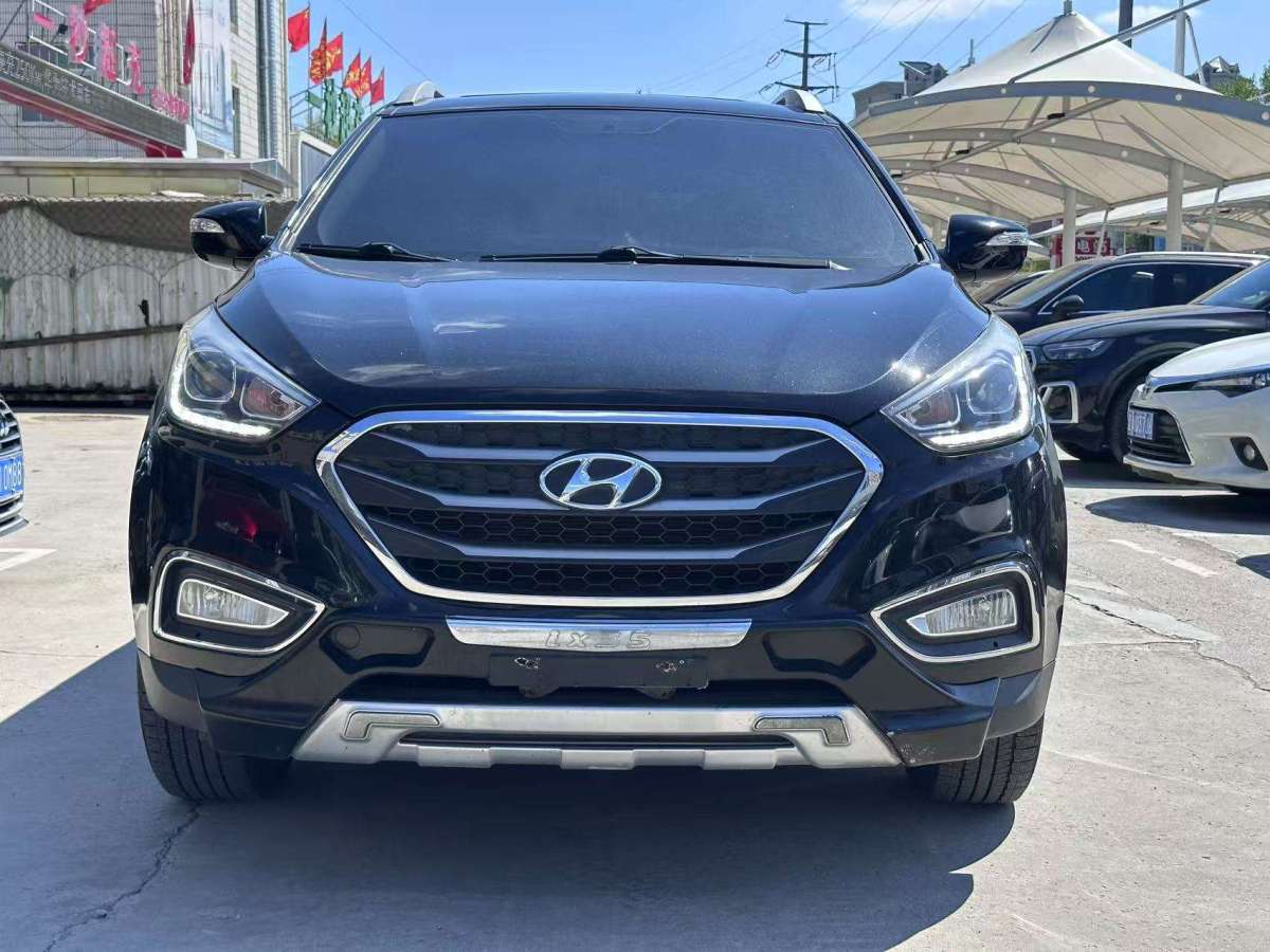 現(xiàn)代 ix35  2015款 2.0L 自動(dòng)兩驅(qū)領(lǐng)先型 國(guó)IV圖片