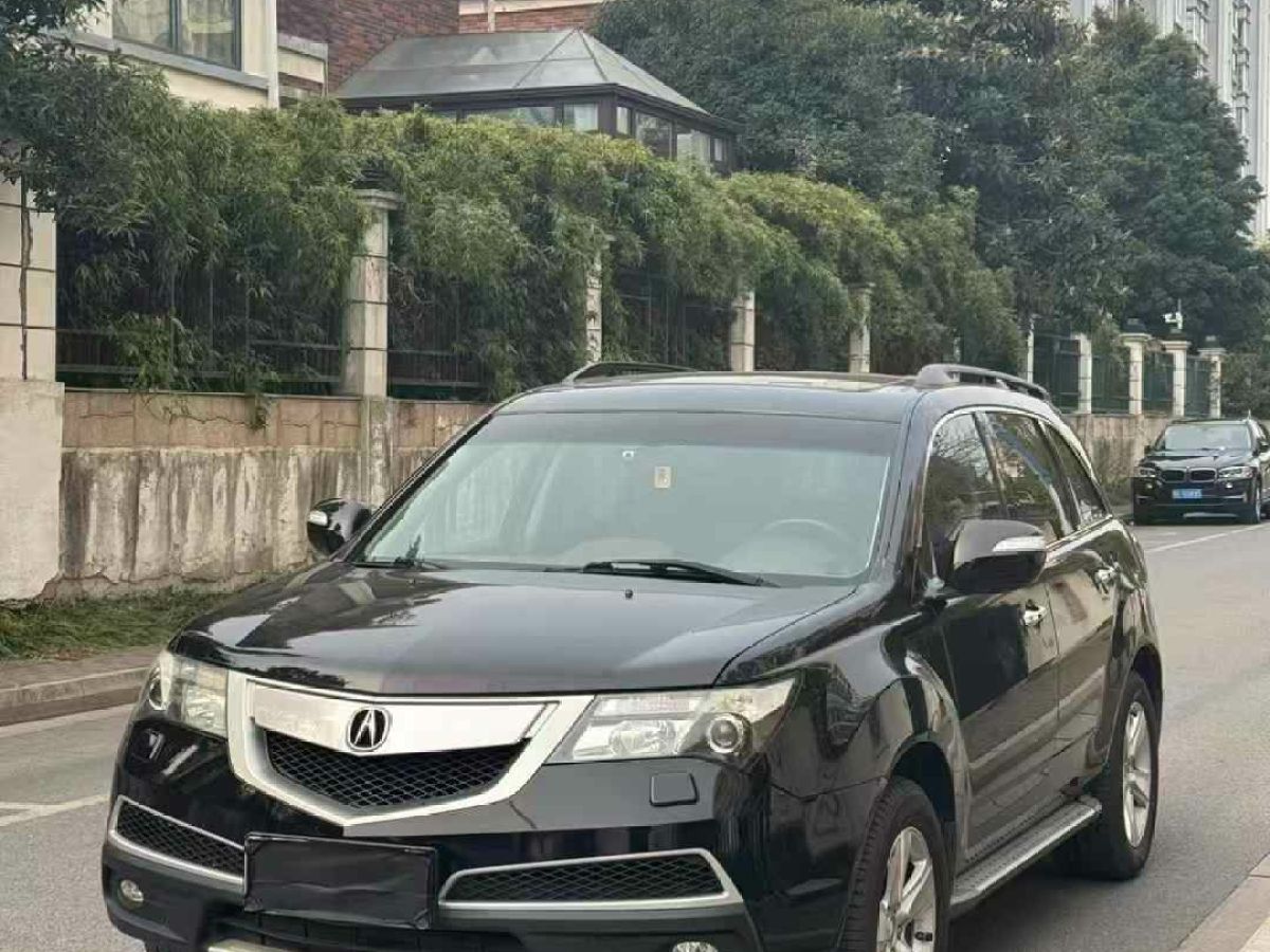 謳歌 MDX  2011款 3.7 標(biāo)準(zhǔn)尊享運(yùn)動(dòng)版圖片