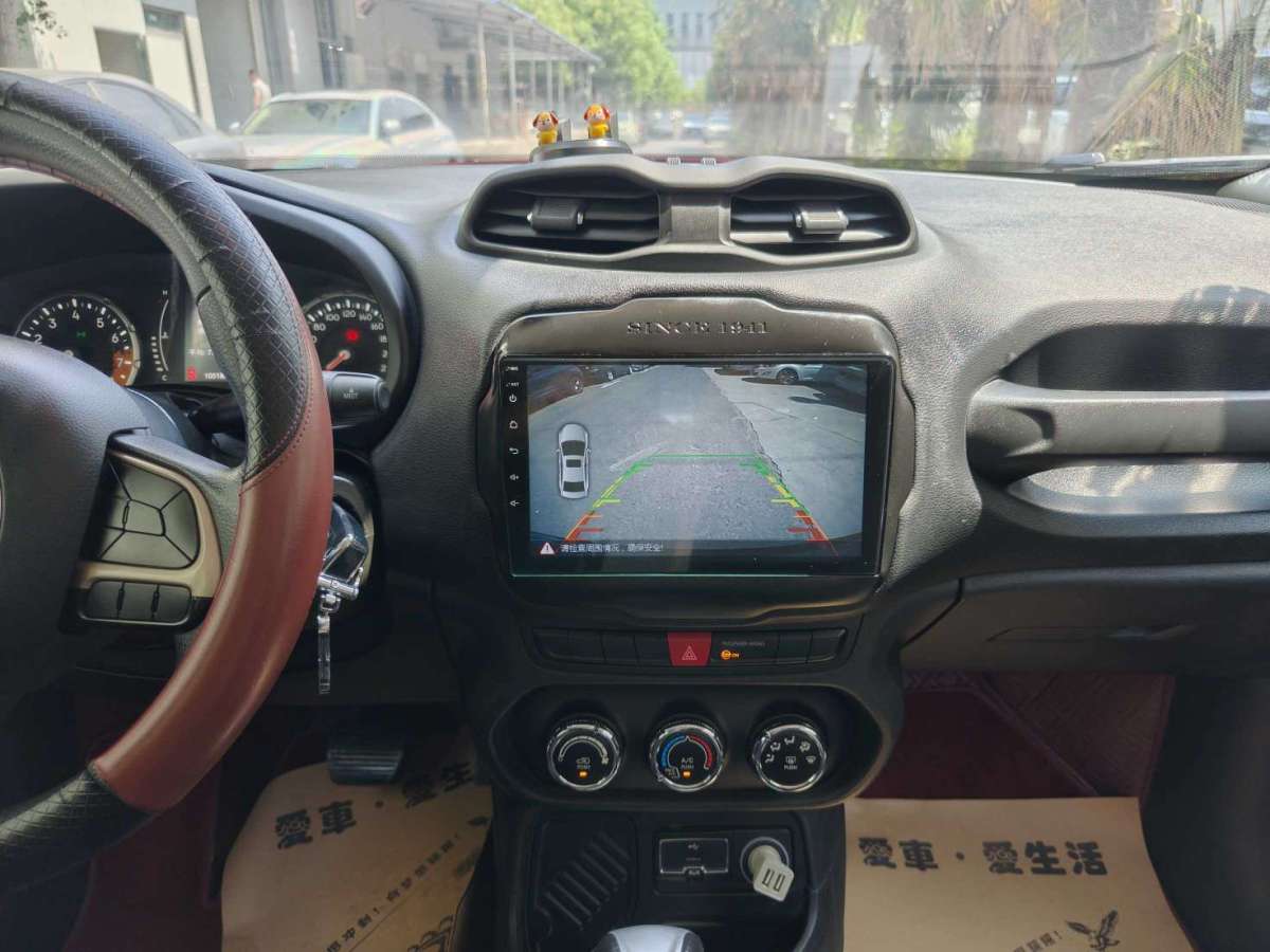 Jeep 自由俠  2017款 180T 自動(dòng)高能版圖片