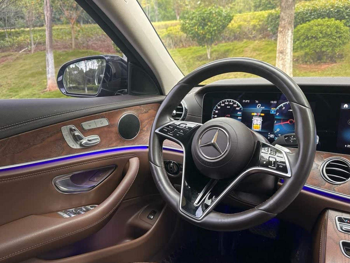 奔馳 奔馳E級  2023款 改款 E 300 L 時尚型圖片