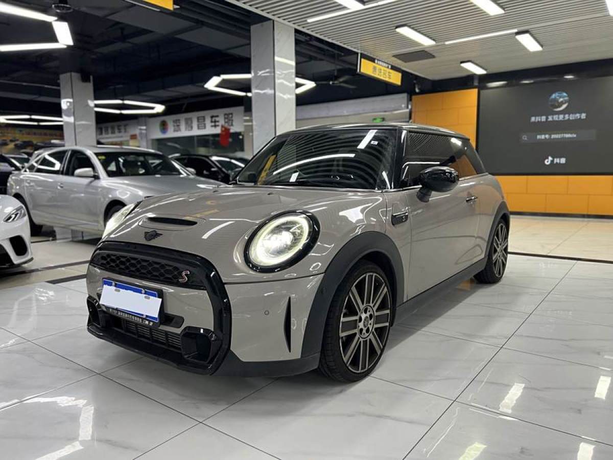 MINI MINI  2023款 改款 2.0T COOPER S 藝術(shù)家圖片