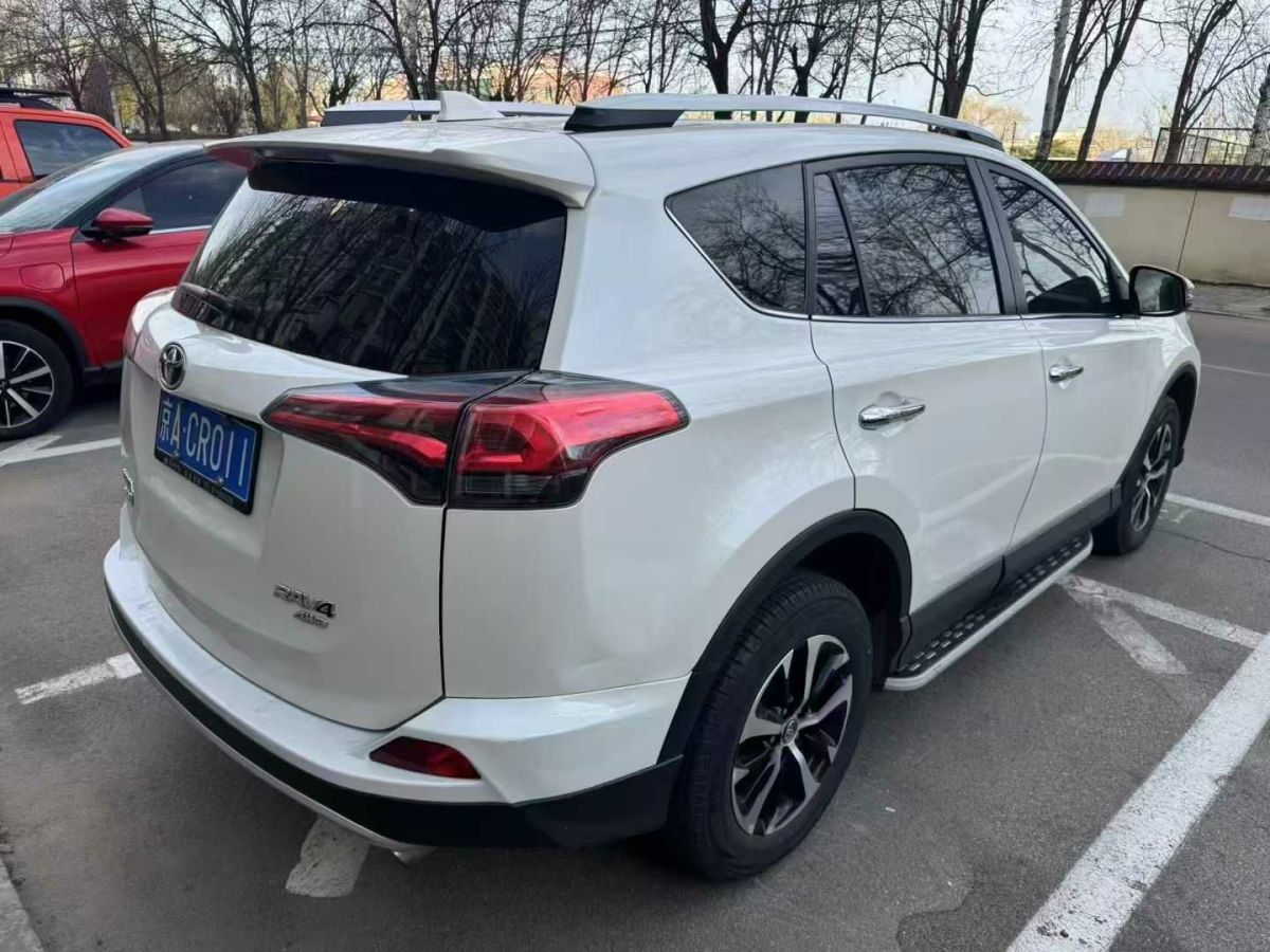 豐田 RAV4榮放  2018款 2.0L CVT兩驅(qū)風(fēng)尚X版圖片