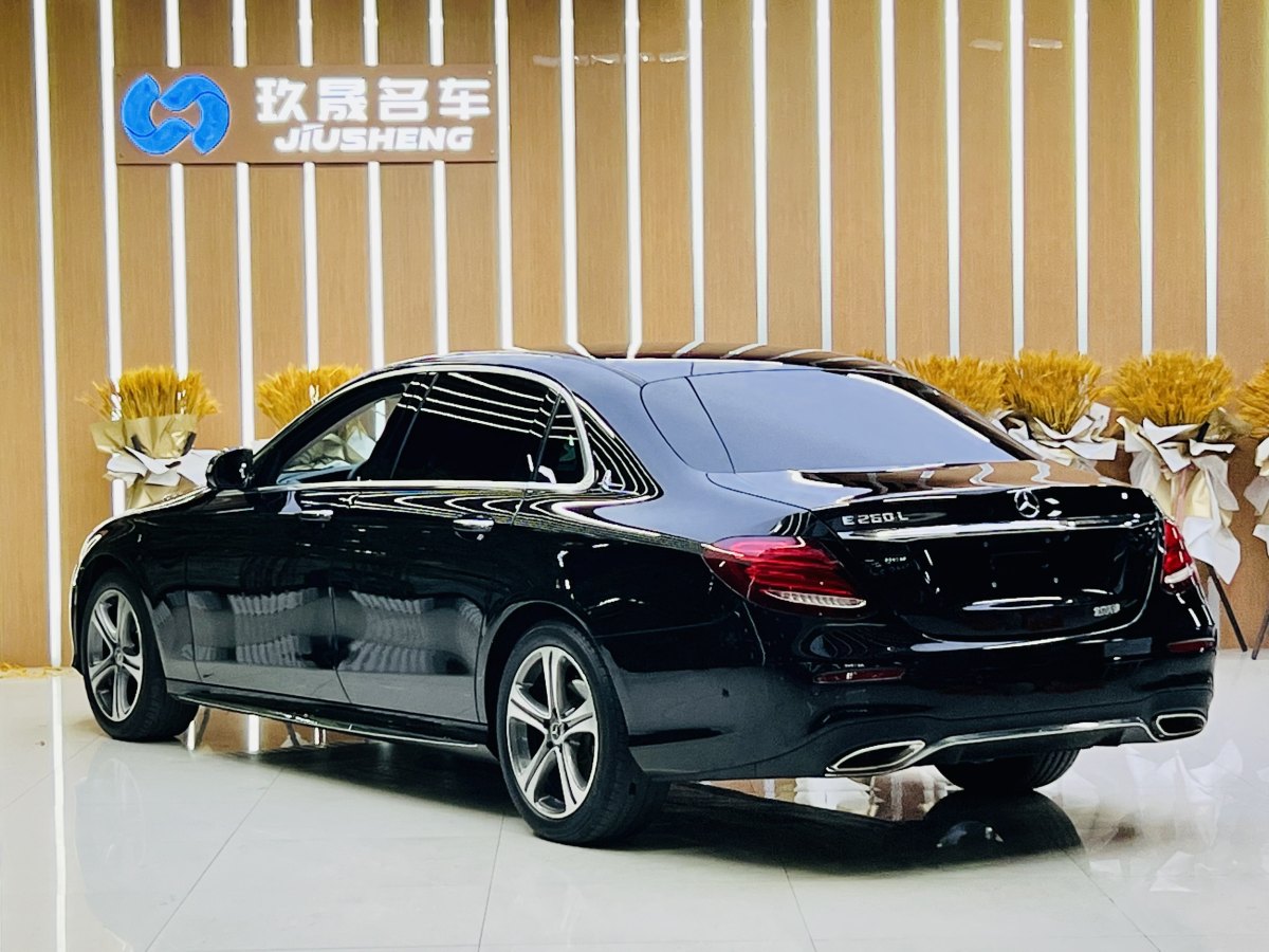 奔馳 奔馳E級(jí)  2019款 E 260 L 運(yùn)動(dòng)型圖片