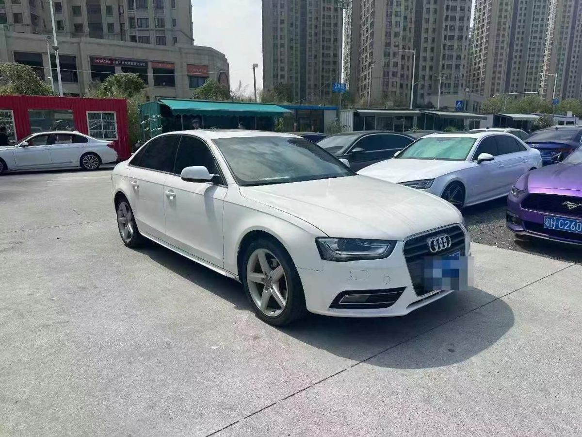 2013年1月奧迪 奧迪A4L  2013款 A4L 30TFSI 手動舒適型