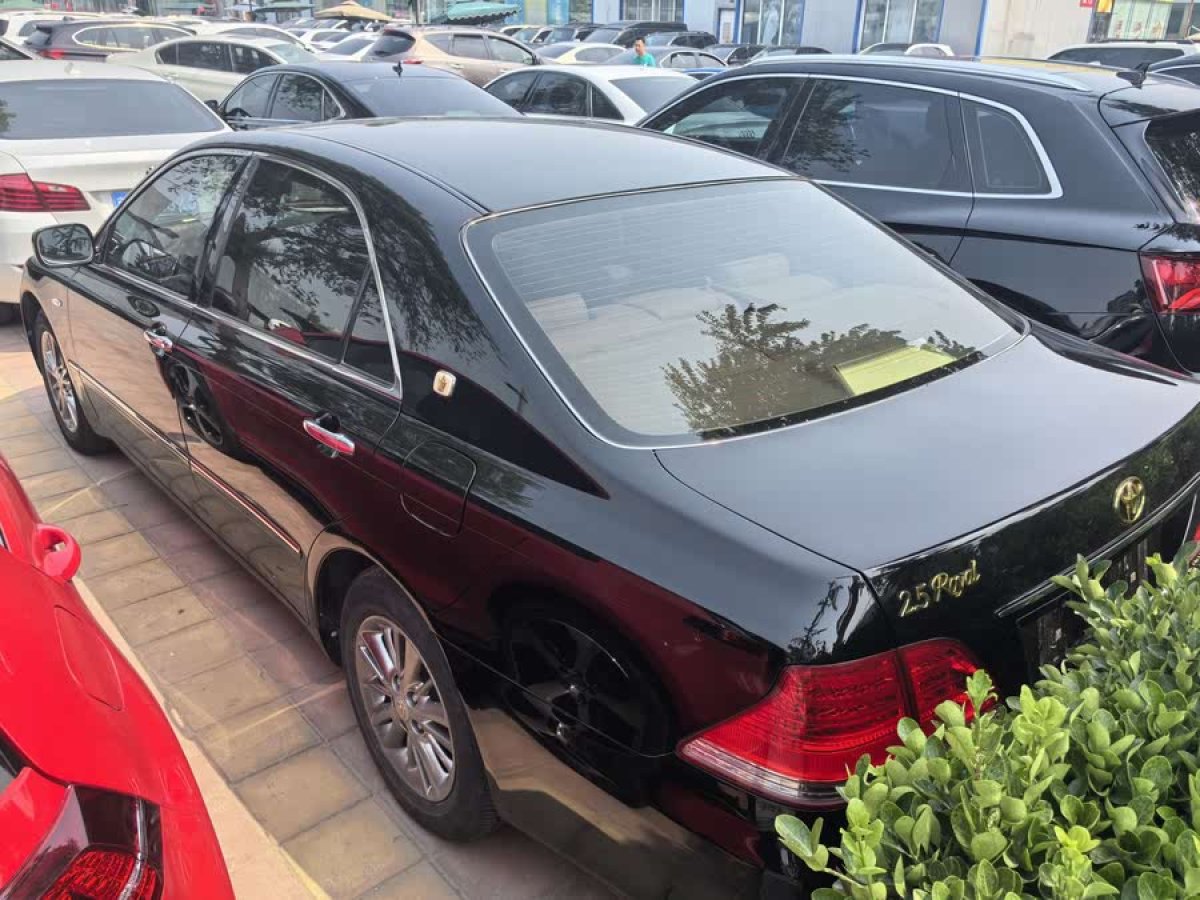 豐田 皇冠  2009款 2.5L Royal特別導(dǎo)航版圖片