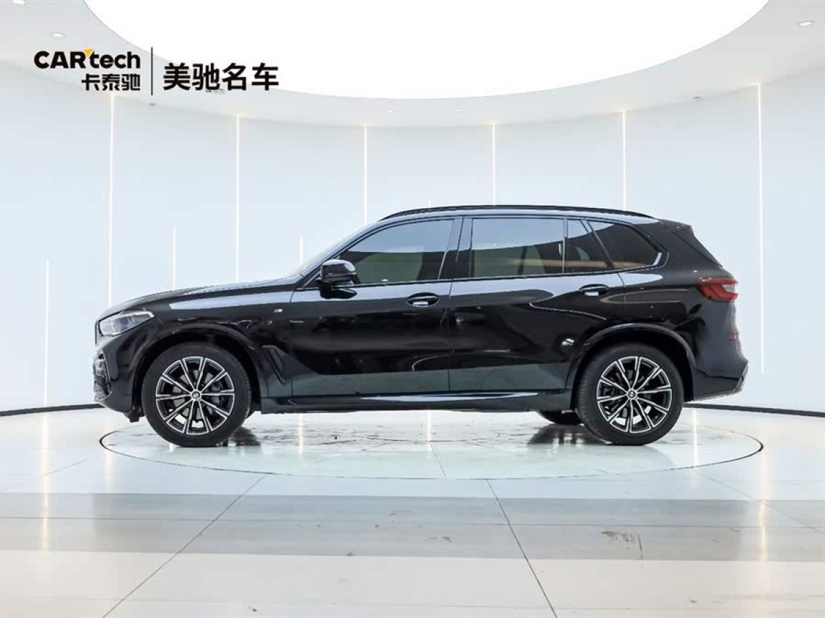 寶馬 寶馬X5  2022款 改款 xDrive 40Li M運(yùn)動(dòng)套裝圖片