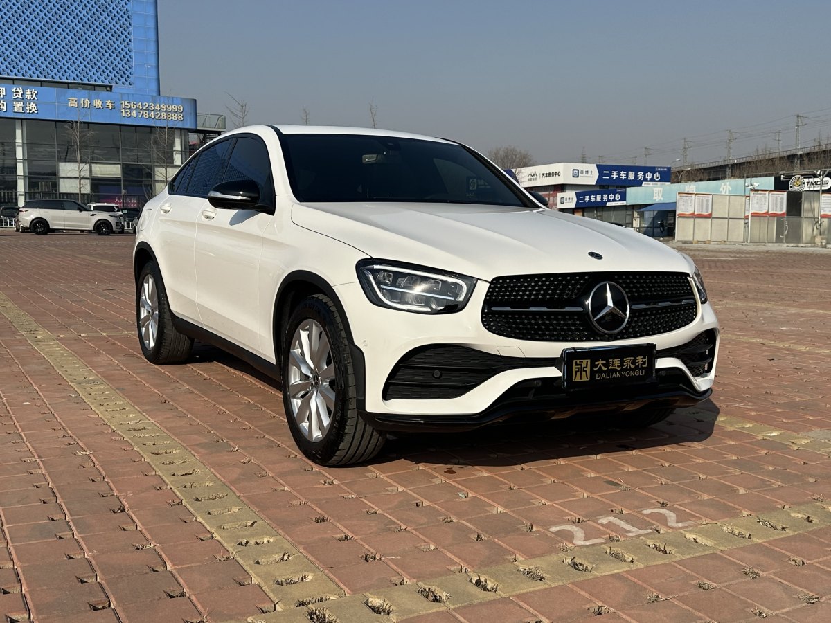 奔馳 奔馳GLC  2022款 改款 GLC 260 4MATIC 轎跑SUV圖片