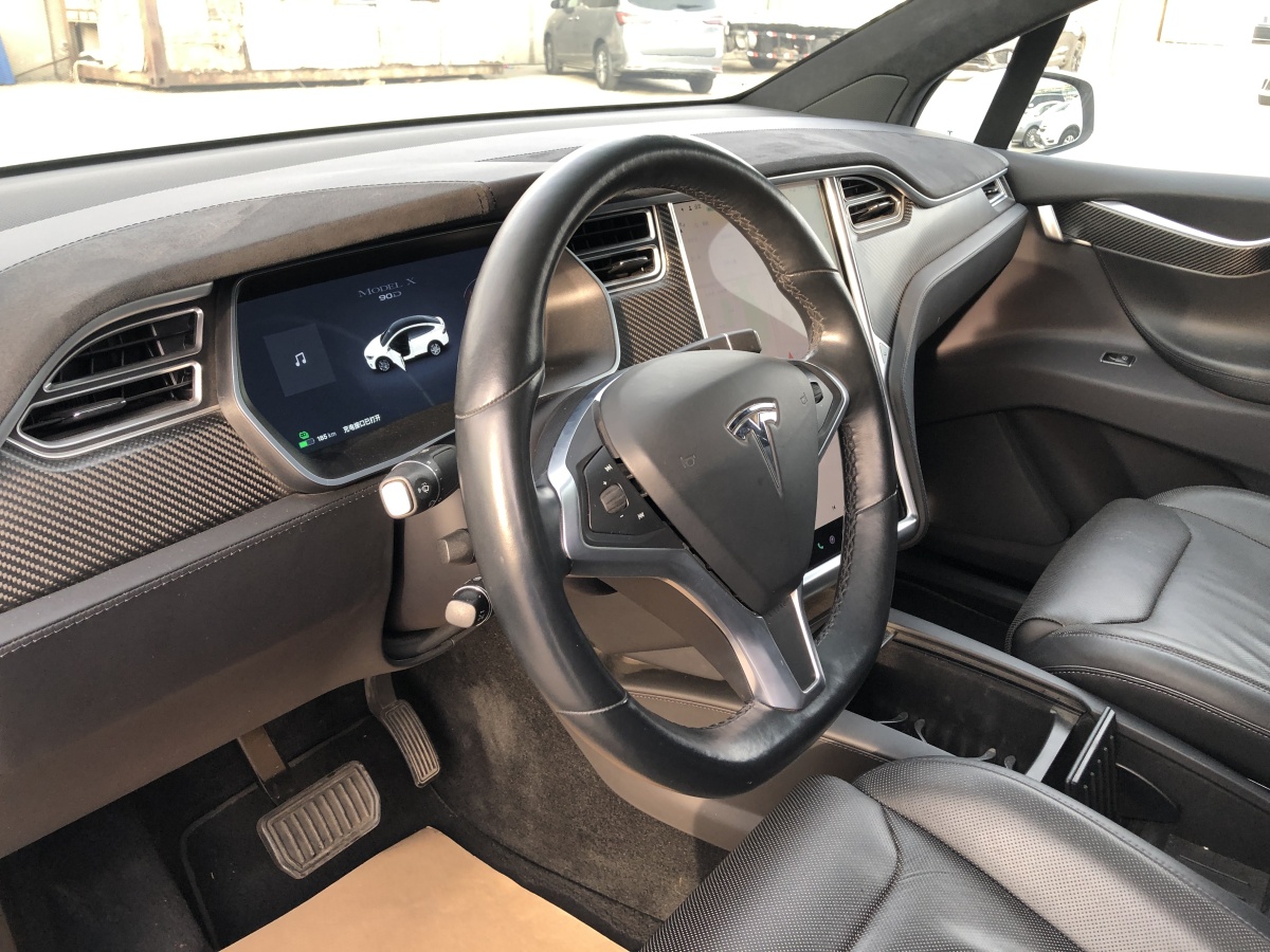 特斯拉 Model X  2016款 Model X 90D圖片