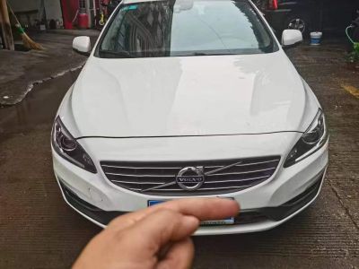 2014年3月 沃爾沃 V60(進(jìn)口) 2.0T 個(gè)性運(yùn)動(dòng)版圖片