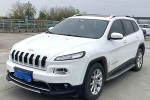 自由光 Jeep 2.0L 優(yōu)越版