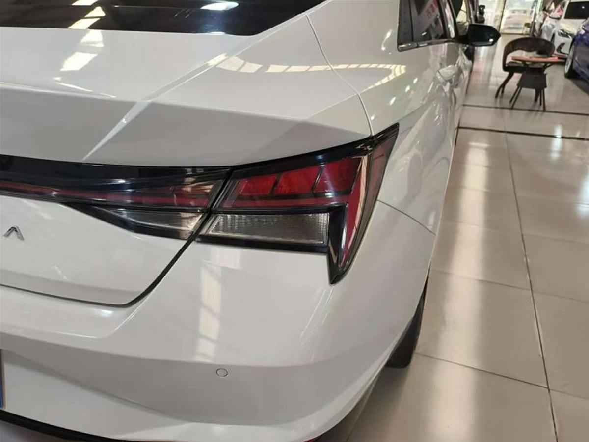 現(xiàn)代 伊蘭特  2022款 1.5L CVT LUX尊貴版圖片