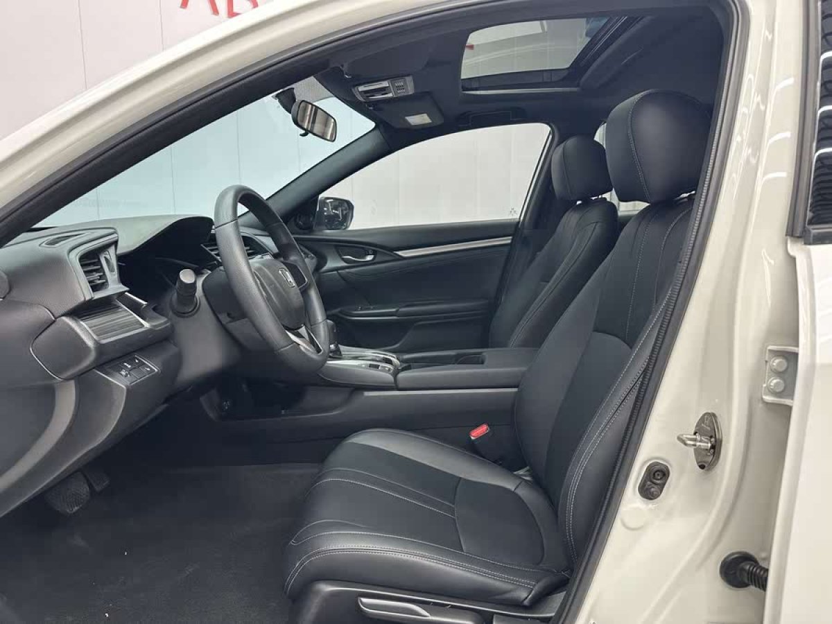 本田 思域  2021款 HATCHBACK 220TURBO CVT新銳控圖片