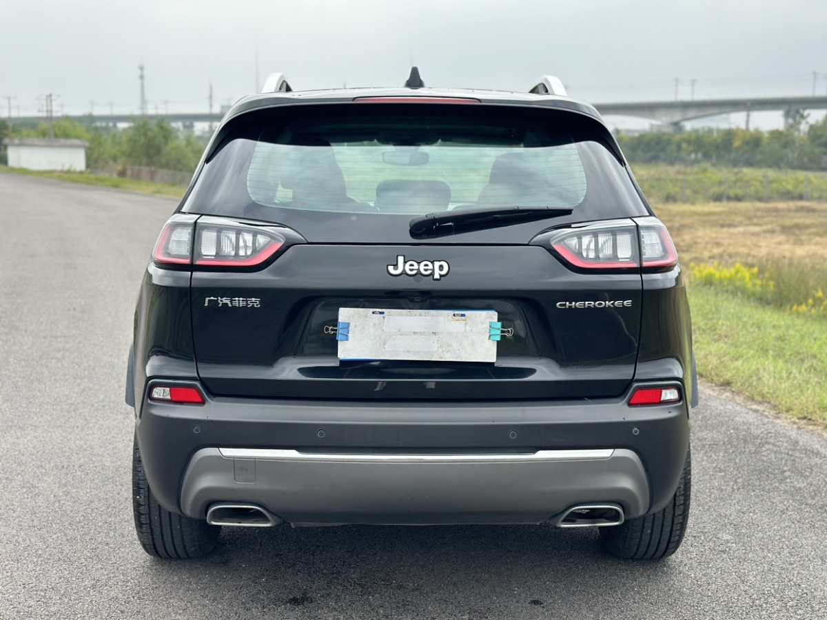 Jeep 自由光  2020款 2.0T 兩驅(qū)領(lǐng)先版圖片