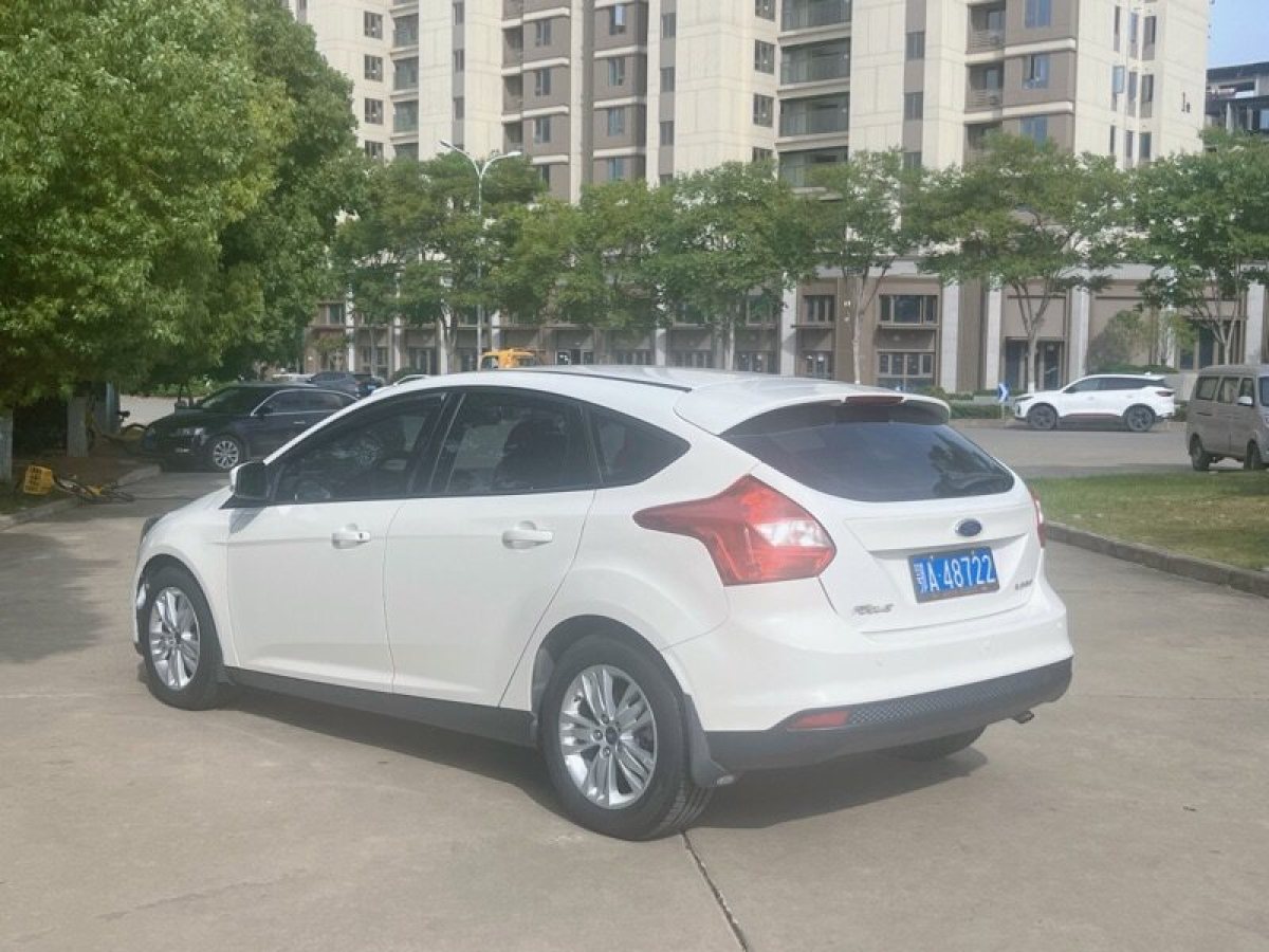 福特 ?？怂? 2012款 兩廂 1.6L 自動舒適型圖片