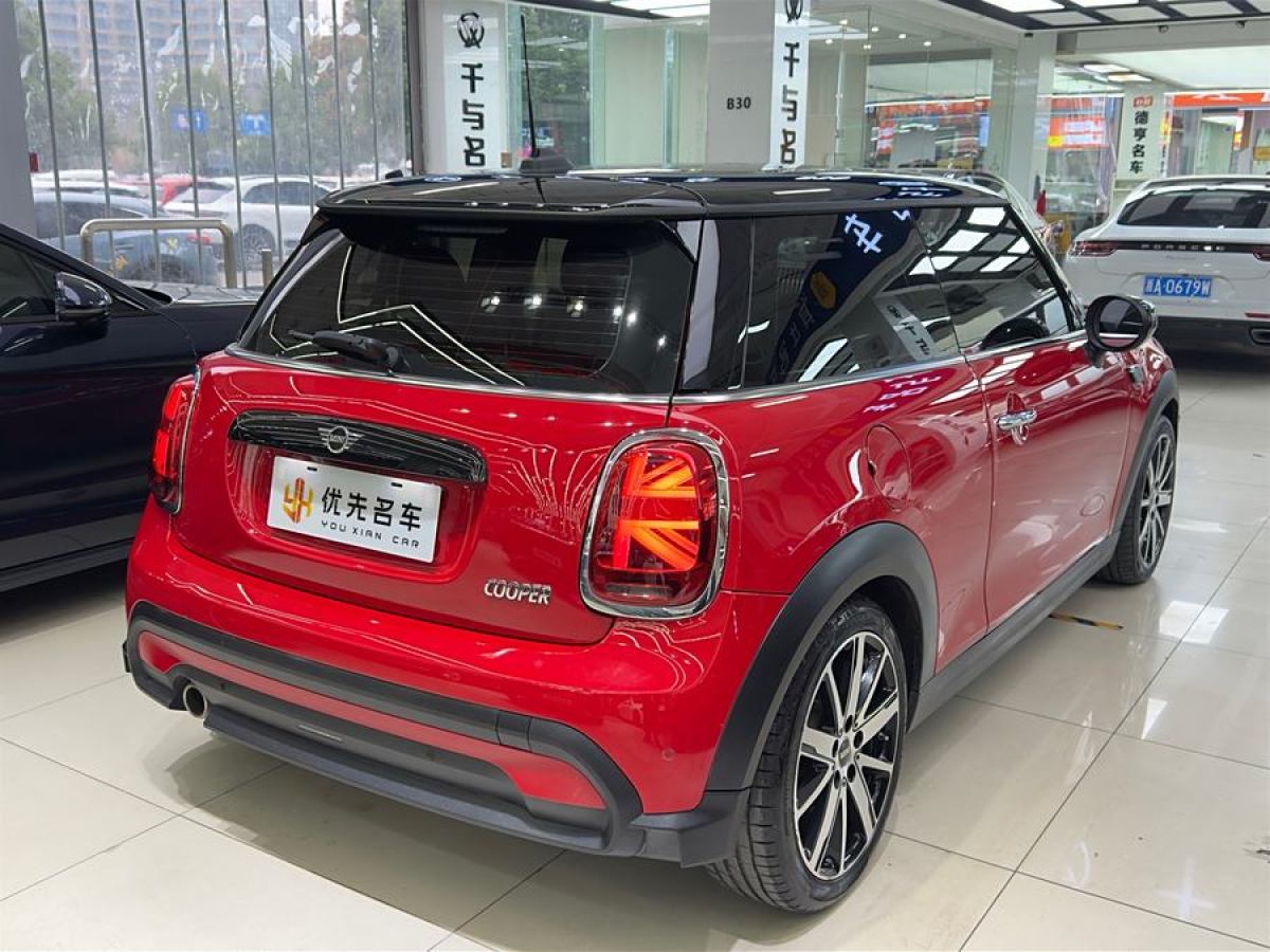 MINI MINI  2022款 改款 1.5T COOPER 藝術(shù)家圖片