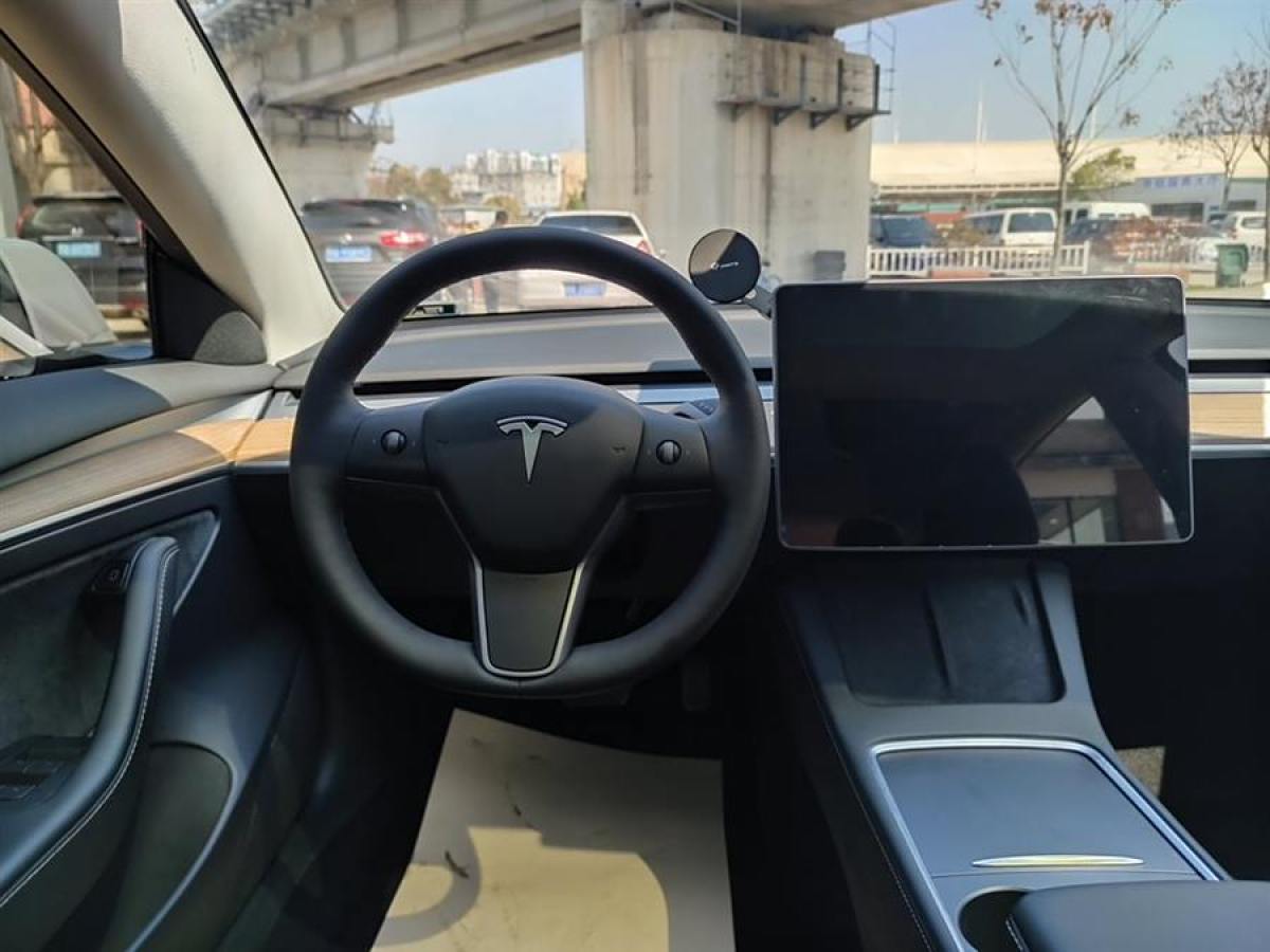 特斯拉 Model 3  2022款 改款 后輪驅(qū)動版圖片