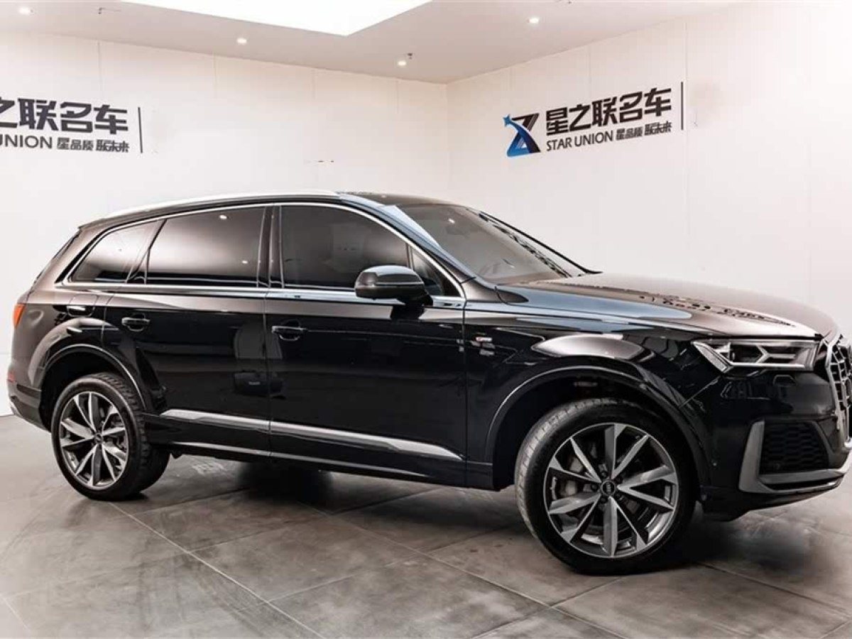 奧迪 奧迪Q7  2023款 55 TFSI quattro S line運(yùn)動型圖片