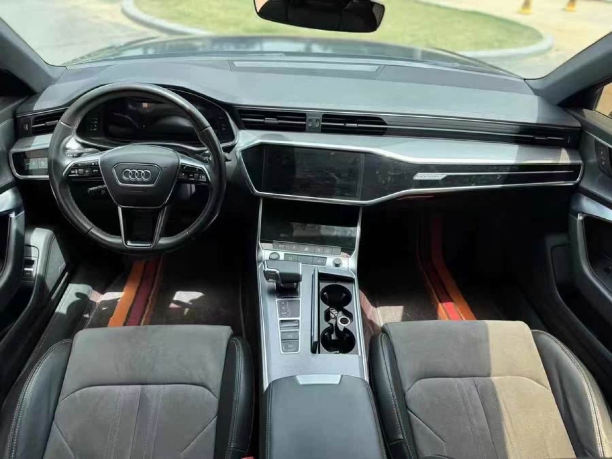 奧迪 奧迪A6L  2022款 45 TFSI quattro 臻選動感型圖片