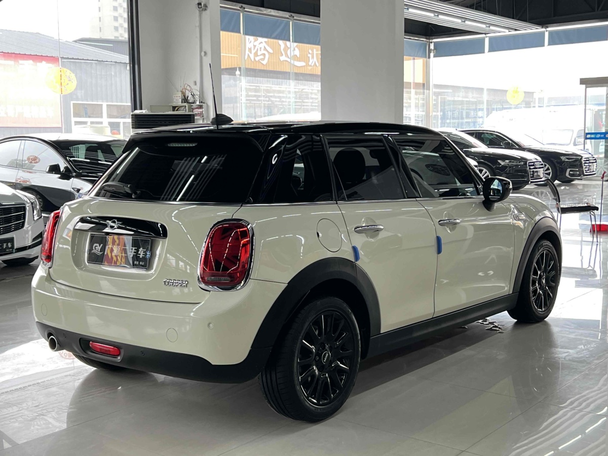 MINI MINI  2021款 1.5T COOPER 經(jīng)典派 五門版圖片