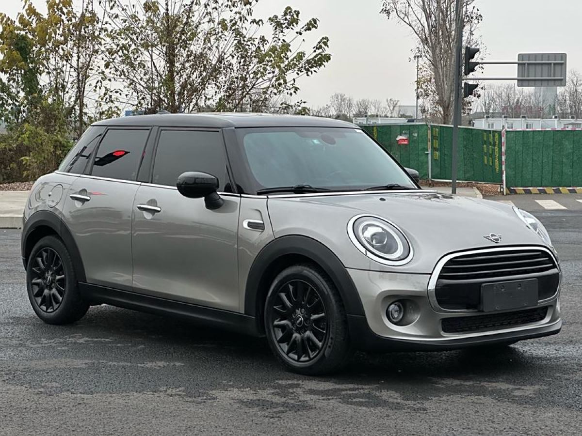 MINI MINI  2020款 1.5T COOPER 經(jīng)典派 五門(mén)版圖片